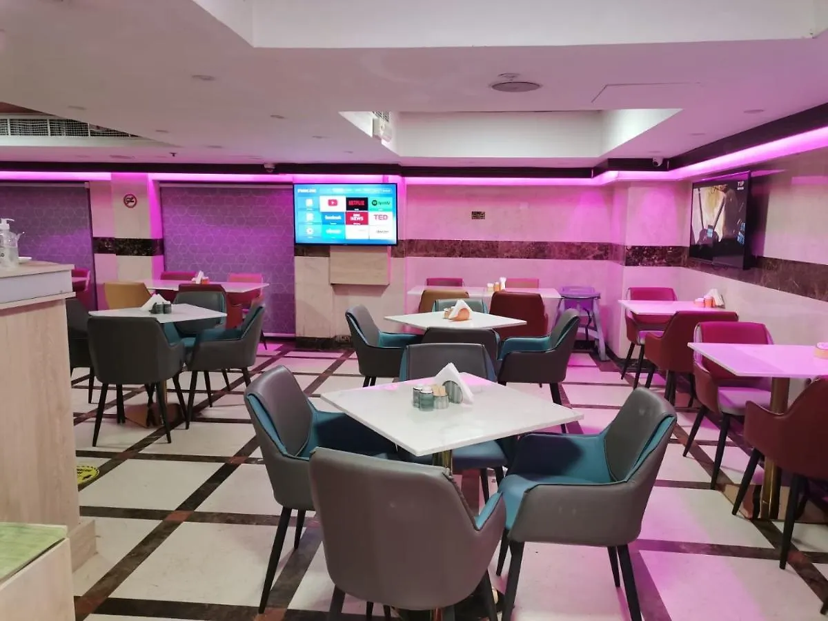 Saffron Hotel Дубай 2*,